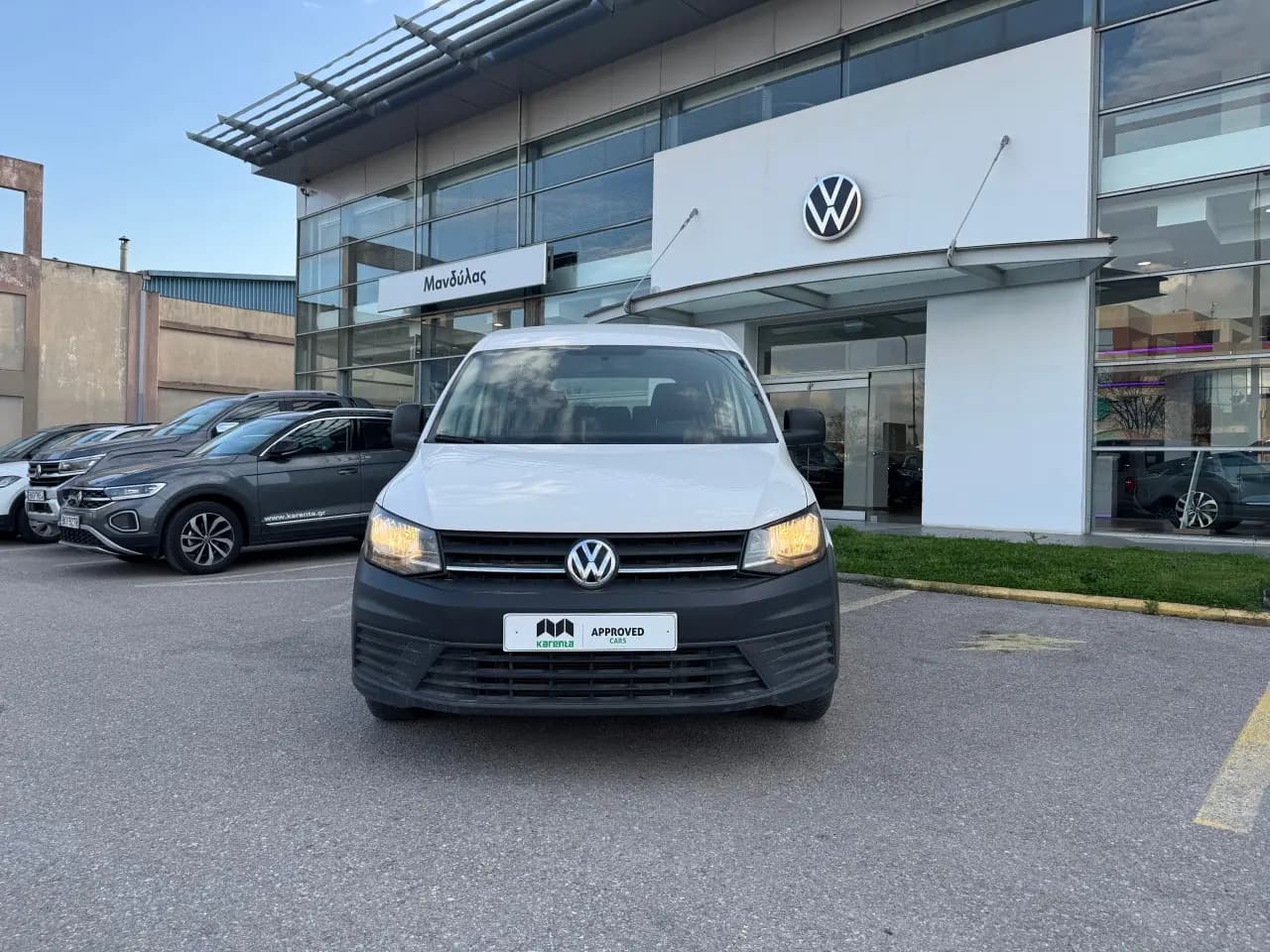 https://cdn.autoq.gr/websites/karenta.gr/images/vehicles/12515/img_12515_18557.jpg