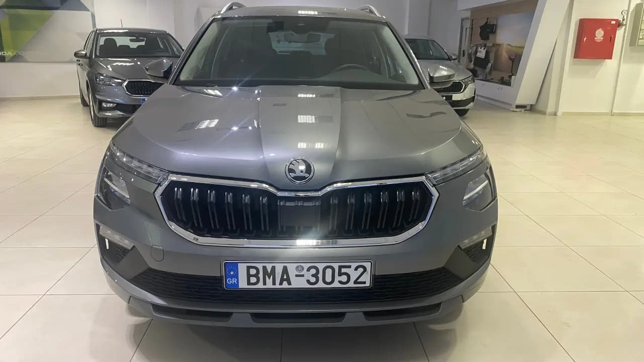 https://cdn.autoq.gr/websites/karenta.gr/images/vehicles/12620/img_12620_77347.jpeg